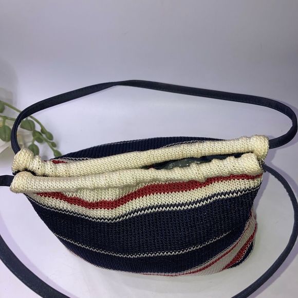 The Sak Knitt Shoulder Bag Medium - Picture 10 of 12